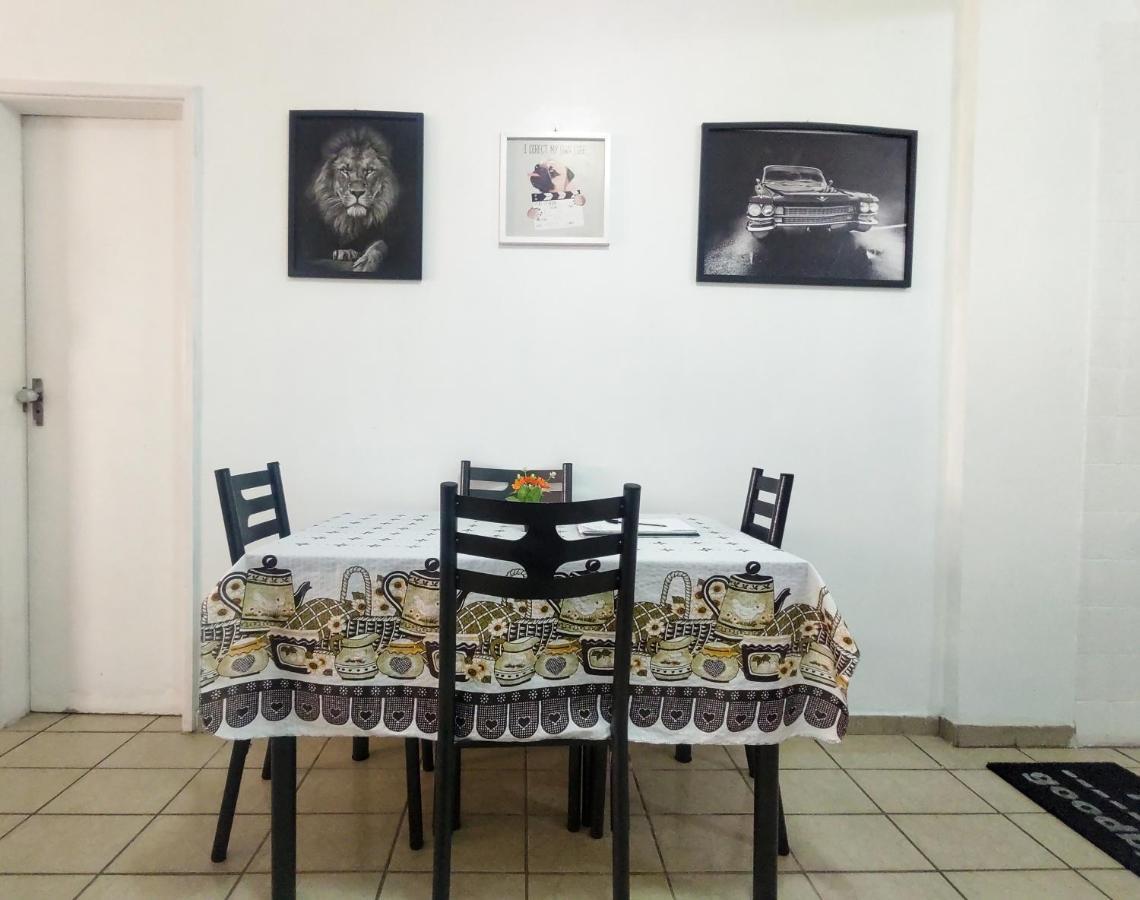 Apto - Grande - Duas Quadras Da