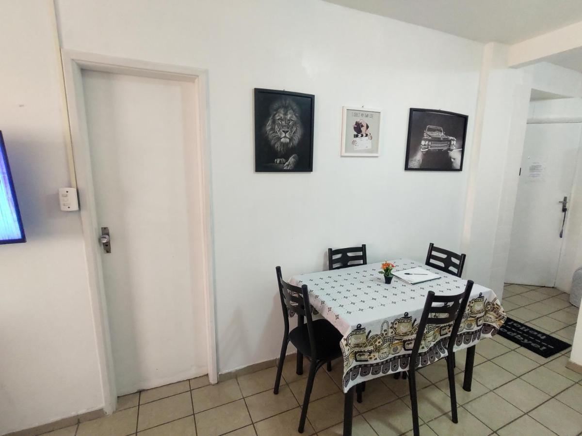 Apto - Grande - Duas Quadras Da Apartamento